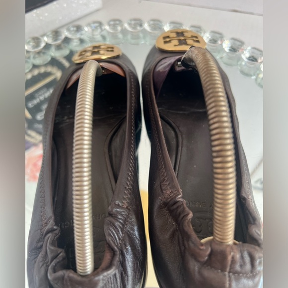 Tory Burch dark brown leather  Espadrilles with Gold Emblem size 8 - Picture 5 of 11